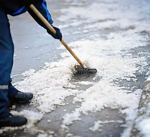 How-to-Prevent-Ice-on-Driveway_480x480.webp